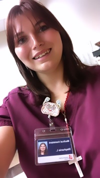 Selfie of Stephanie Loy medical assistant latest pic